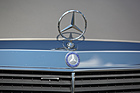 Mercedes-Benz 190 E 2.6 (1987) - Mercedes-Stern auf dem Bug