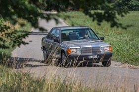 Mercedes-Benz 190 E 2.6 (1987) - fährt sich sehr handlich Mercedes-Benz 190 E 2.6 (1987) - fährt sich sehr handlich
