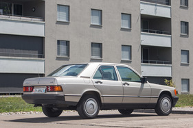 Mercedes-Benz 190 E 2.6 (1987) - hohes Heck