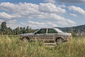 Mercedes-Benz 190 E 2.6 (1987) - war rund 30 cm kürzer als der W123 Mercedes-Benz 190 E 2.6 (1987) - war rund 30 cm kürzer als der W123