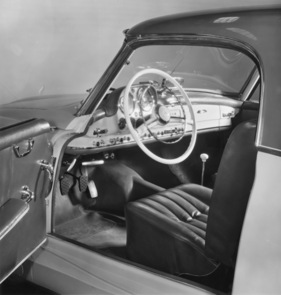 Mercedes-Benz 190 SL (1955) - Einstieg in das Cabrio mit aufgesetztem Coupé-Dach