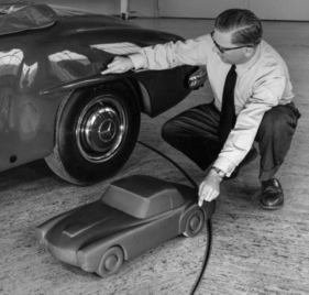 Mercedes-Benz 190 SL (1955) - Vergleich 1-zu-5-Modell noch ohne die Wülste ob den Radausschnitten
