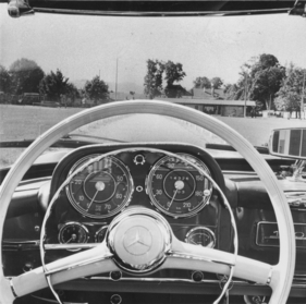 Mercedes-Benz 190 SL (1956) - Am Lenkrad des 190 SL