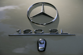 Mercedes Benz 190 SL (1956) - Schriftzug