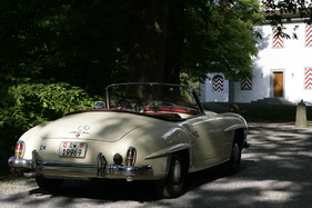 Mercedes Benz 190 SL (1956) - der Innenrückspiegel ist unten an der Scheibe montiert