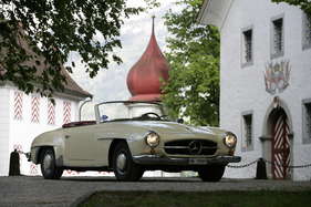 Mercedes Benz 190 SL (1956) - gegenüber dem 300 SL wirkt der 190 SL etwas rundlicher