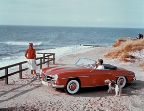 Mercedes-Benz 190 SL (1956) - zeitgenössisches Werbefoto, aufgenommen auf Sylt