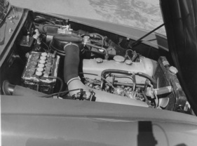 Mercedes-Benz 190 SL (1957) - Motorraum von rechts gesehen