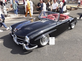 Mercedes-Benz 190 SL (1958) mit Luftfahrwerk. Geschmackssache – Classic Days Düsseldorf 2022