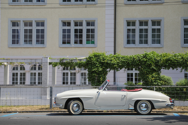 Mercedes-Benz 190 SL (1959) - here the background fits really well - Oldtimer in Obwalden (O-iO) 2023