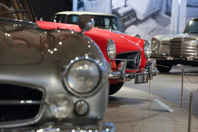 Mercedes-Benz 190 SL (1959) - mit an den 300 SL erinnerndem Kühlergrill - Sonderschau "Mercedes-Benz" im Pantheon Basel 2020/2021