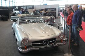 Mercedes-Benz 190 SL (1959) - vielbewundert, bei Arthur Bechtel (Retro Classics Bavaria 2017 in Nürnberg)