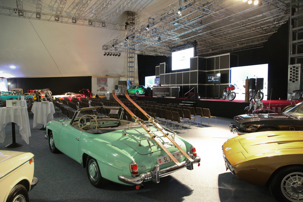 Mercedes-Benz 190 SL (1960) - Lot 132 - bereit für den Skiurlaub - Versteigerung der Oldtimer Galerie in Gstaad am 29. Dezember 2019