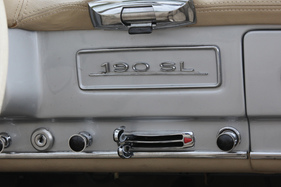 Mercedes-Benz 190 SL (1960) - auch innen beschriftet, wenn man kein Radio eingebaut hat