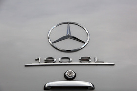 Mercedes-Benz 190 SL (1960) - grosser Stern und Typenschriftzug auf dem Heck