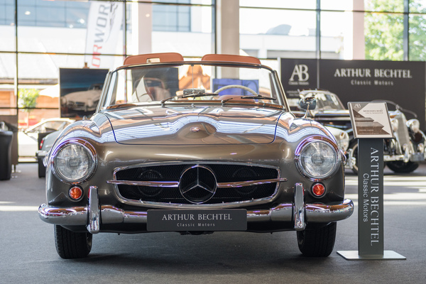 Mercedes-Benz 190 SL Roadster - angeboten am Stand von Arthur Bechtel für EUR 205'000 - Motorworld Classics Bodensee 2018
