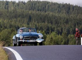 Mercedes Benz 190 SL an der Oldtimer-Wanderung um den Sonax-Pokal HLATC - ADAC Trentino Classic 2013