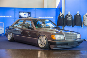 Mercedes-Benz 190E an der Essen Motorshow 2019.