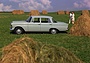 Mercedes-Benz 200 (1966) – für einen Ausflug ins Grüne (© Mercedes-Benz AG, 1966) Mercedes-Benz 200 (1966) – für einen Ausflug ins Grüne (© Mercedes-Benz AG, 1966)
