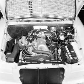 Mercedes Benz 200 (1971) - Blick in den Motorraum
