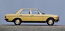 Mercedes-Benz 200 (1976) - Limousine der Baureihe W 123 in Gelb (© Daimler AG, 1976) Mercedes-Benz 200 (1976) - Limousine der Baureihe W 123 in Gelb (© Daimler AG, 1976)