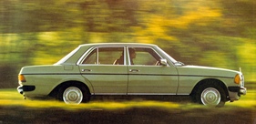 Mercedes Benz 200 (1976) - in voller FAhrt