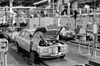 Mercedes Benz 200 (1977) - Produktion im Werk Sindelfingen - Betriebskontrollen
