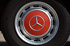 Mercedes Benz 200 (1982) - Radkappen und Stahlfelgen waren Serienausstattung