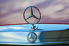 Mercedes Benz 200 (1982) - der Stern auf dem Bug als Peilhilfe