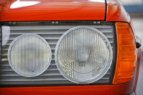 Mercedes Benz 200 (1982) - grossflächige Leuchten für bessere Lichtausbeute