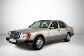 Mercedes Benz 200 E (1991) - angeboten als Lot 04 an der Auctionata Versteigerung Nr. 616 am 28. Juli 2016 Mercedes Benz 200 E (1991) - angeboten als Lot 04 an der Auctionata Versteigerung Nr. 616 am 28. Juli 2016