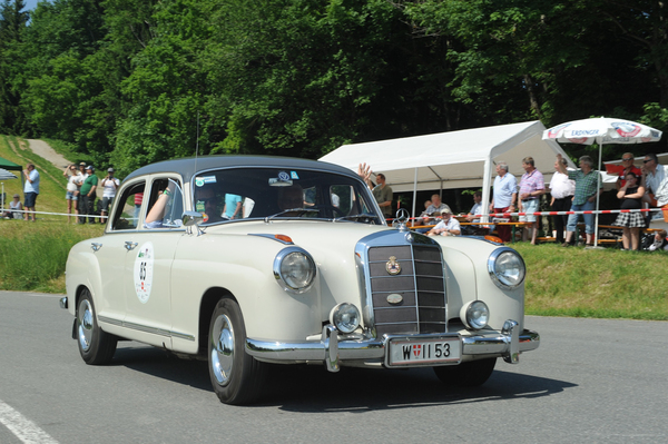 Mercedes-Benz 219 (1956) - am Gaisbergrennen 2015