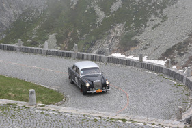 Mercedes-Benz 219 (1958) - an der Rallye Peking-Paris 2013 - Sonderprüfung Tremola Tag 31