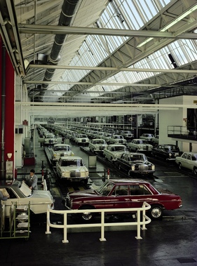 Mercedes Benz 220 (1968) - Montage im Werk Sindelfingen