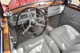 Mercedes-Benz 220 Cabriolet (1954) - angeboten an der Bonhams-Versteigerung vom 12. Juli 2014 im Mercedes Benz Museum in Stuttgart (1954)