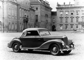 Mercedes Benz 220 Cabriolet A (1951) - noch mit geschwungenen Kotflügeln