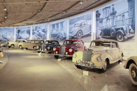 Mercedes-Benz 220 Cabriolet A (1953) - 6 Zylinder, 2200 cm3, 80 PS - Sonderschau "Mercedes-Benz" im Pantheon Basel 2020/2021 (1953)