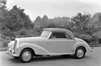 Mercedes Benz 220 Cabriolet A (1955) - Ausführung der Baureihe W 187 mit gewölbter Frontscheibe