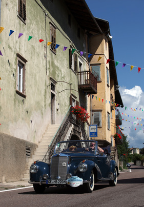 Mercedes Benz 220 Cabriolet A W 187 (1951) - ADAC Trentino Classic 2013 - Oldtimer-Wanderung um den Autozug-Pokal