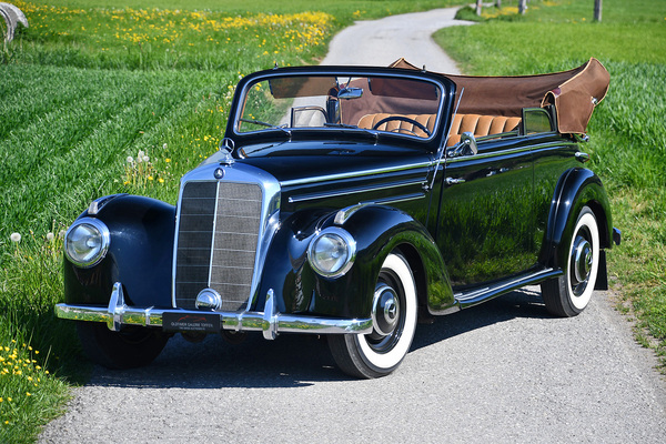 Mercedes-Benz 220 Cabriolet B (1952) - als Lot 08 angeboten an der Versteigerung der Oldtimer Galerie an der Swiss Classic World Luzern am 28. Mai 2022