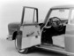 Mercedes-Benz 220 S (1959) - Die Türen sind in das Sicherheitskonzept einbezogen. Beispiele dafür sind das Keilzapfenschloss, verformbare Armlehnen und nachgiebige Fensterkurbeln sowie der versenkt angeordnete Türöffner (© Copyright Daimler AG, 1959) Mercedes-Benz 220 S (1959) - Die Türen sind in das Sicherheitskonzept einbezogen. Beispiele dafür sind das Keilzapfenschloss, verformbare Armlehnen und nachgiebige Fensterkurbeln sowie der versenkt angeordnete Türöffner (© Copyright Daimler AG, 1959)