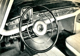 Mercedes-Benz 220 S (1959) - Unfallschutz durch versenkte Instrumente und weichen Plastik
