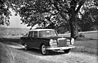Mercedes-Benz 220 S (1959) – elegant mit Zweifarbenlackierung und Weisswandreifen (© Mercedes-Benz AG, 1959) Mercedes-Benz 220 S (1959) – elegant mit Zweifarbenlackierung und Weisswandreifen (© Mercedes-Benz AG, 1959)