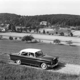 Mercedes-Benz 220 S (1959) – im Donautal