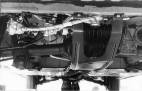 Mercedes-Benz 220 S (1961) - 4 mm dickter Stahl-Unterbodenschutz, zusätzliche elektrische Benzinpumpe