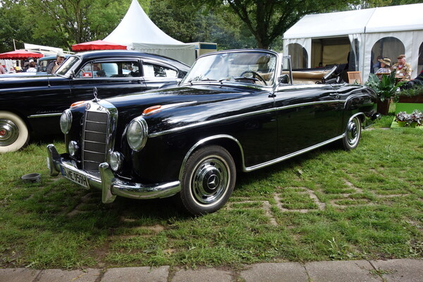 Mercedes-Benz 220 S Cabriolet A (1959) – Classic Days Düsseldorf 2023