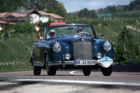 Mercedes Benz 220 S Cabriolet W 180 (1959) - ADAC Trentino Classic 2013 - Oldtimer-Wanderung um den Autozug-Pokal