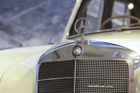 Mercedes-Benz 220 S W 180 (1958) - Kühlerform Ende der Fünfzigerjahre - Sonderschau "Mercedes-Benz" im Pantheon Basel 2020/2021 (1958)