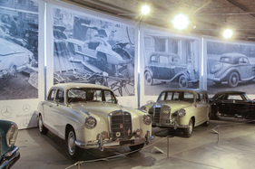 Bild Mercedes-Benz 220 S W 180 (1958) - der Vorgänger der S-Klasse mit Pontonform - Sonderschau "Mercedes-Benz" im Pantheon Basel 2020/2021