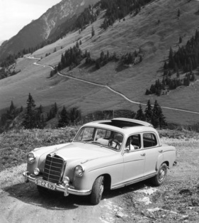 Mercedes Benz 220 SE (1959) - ein bisschen Cabriolet-Atmosphäre verströmt auch die Limousine mit dem Faltdach (1959)